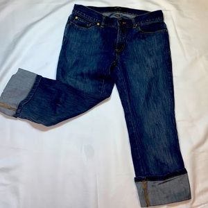 Women’s Capri Jeans size 4 but fits like a 6.